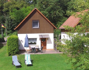 Ferienhaus-mit-Terrasse-und-grossem-Garten